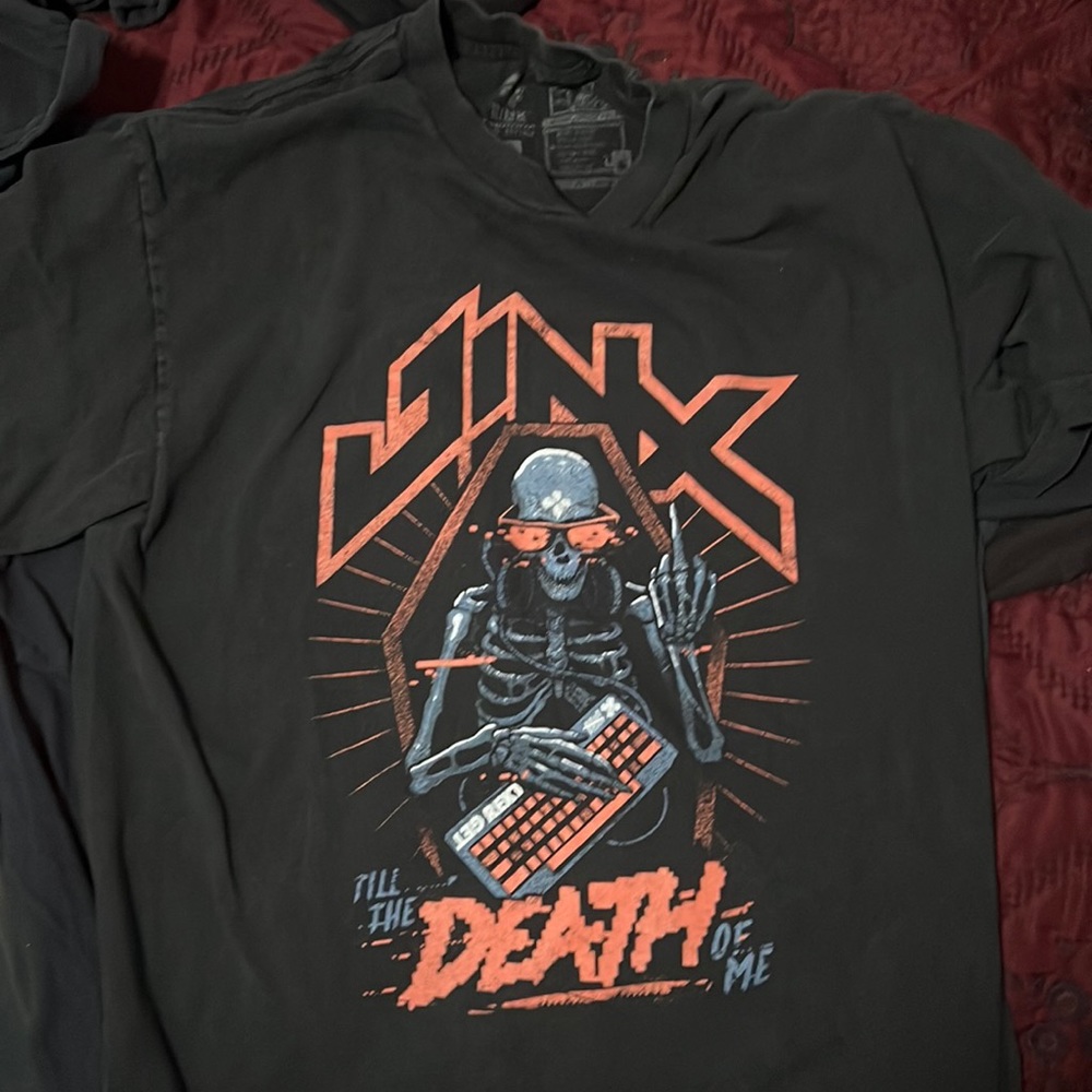 Jinx t shirt